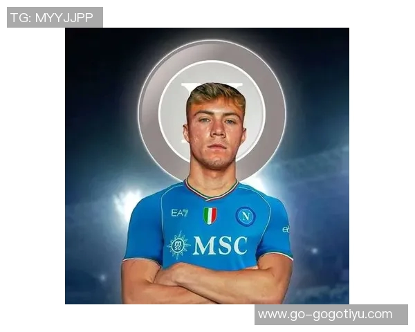 霍伊伦怒火中烧被对手拉倒失误后愤怒吼叫引发场上紧张气氛